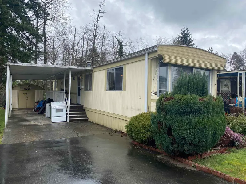 130 7790 KING GEORGE BOULEVARD - photo 2 of 17