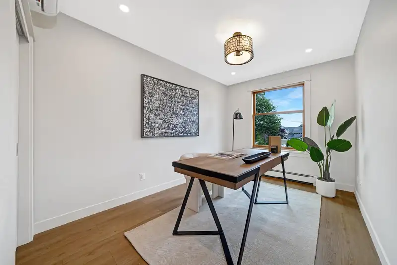221 TOWNSEND PLACE - photo 2 of 32