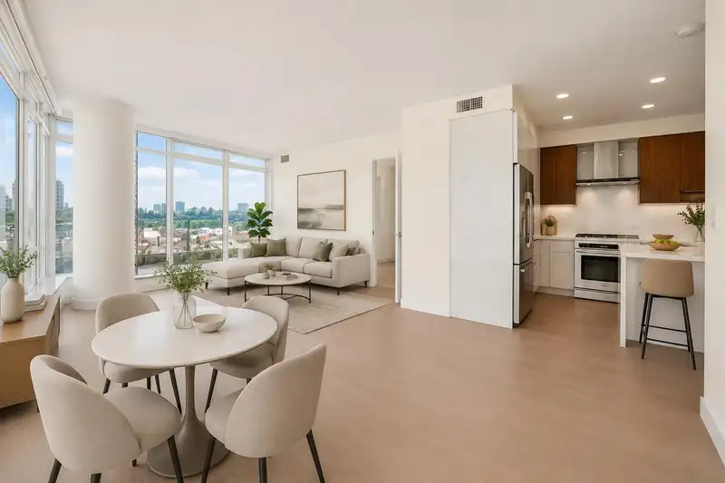 405 7769 PARK CRESCENT - photo 3 of 18