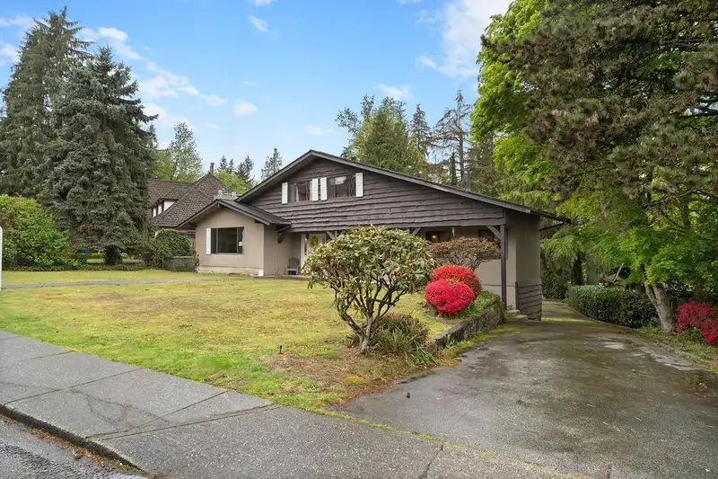6259 BUCKINGHAM DRIVE - photo 4 of 31