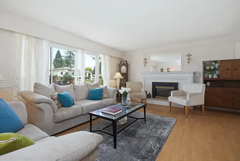 27039 28B AVENUE - photo 4 of 32