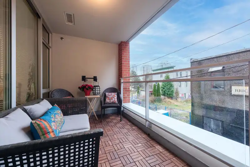 207 221 UNION STREET - photo 1 of 28