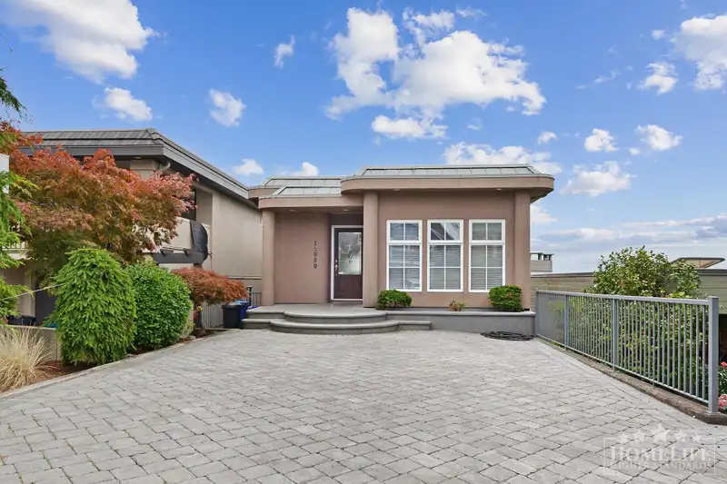 15080 BEACHVIEW AVENUE - photo 1 of 32