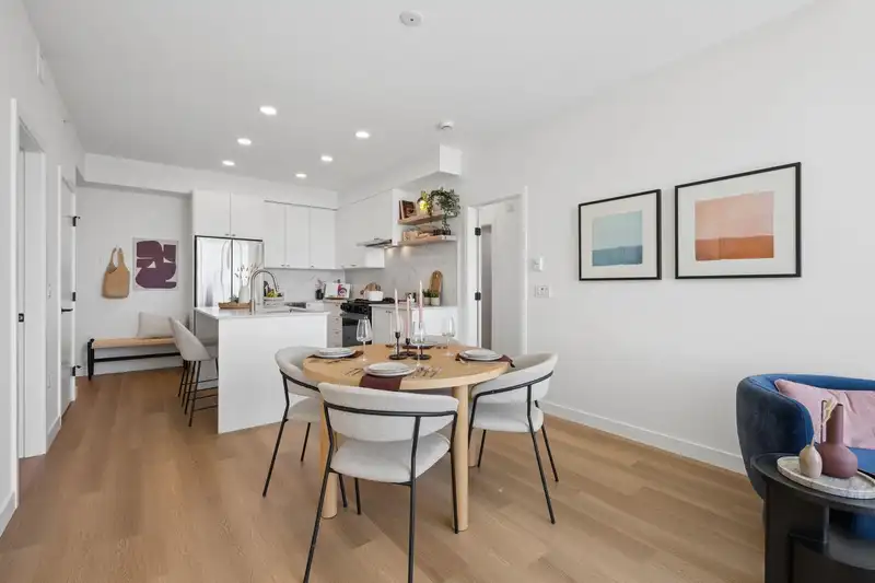 603 215 MCBAY LANE - photo 1 of 20