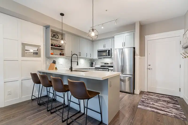 211 14550 WINTER CRESCENT - photo 2 of 32