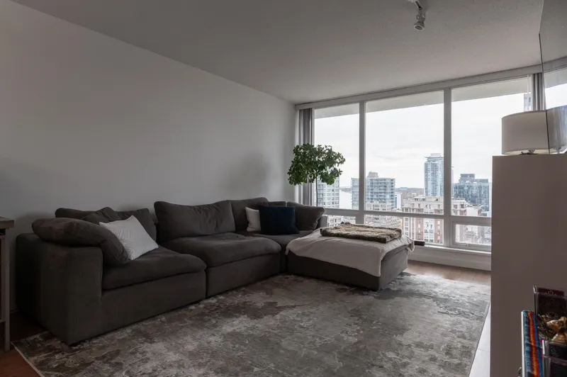 1006 39 SIXTH STREET - photo 2 of 25