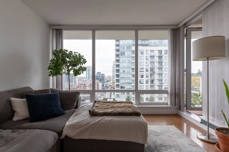 1006 39 SIXTH STREET - photo 4 of 25