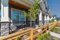 7422 196 STREET - thumbnail 1