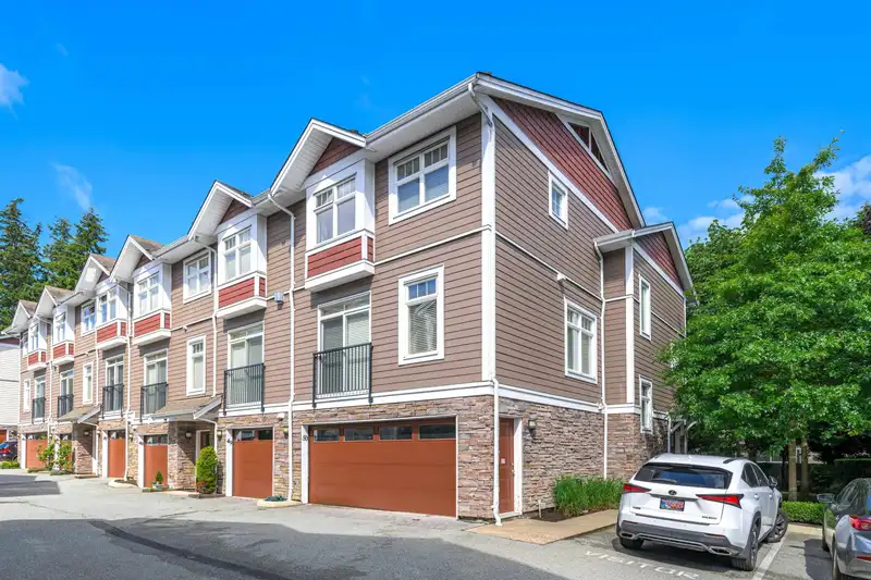 50 2689 PARKWAY DRIVE - photo 2 of 39
