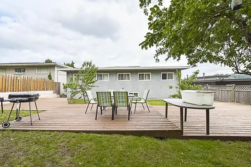 1335 1337 KAMLOOPS STREET - photo 3 of 18