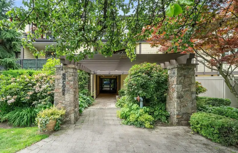 301 235 W 4TH STREET - photo 1 of 17