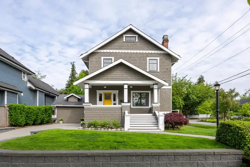 301 FOURTH AVENUE - photo 1 of 40