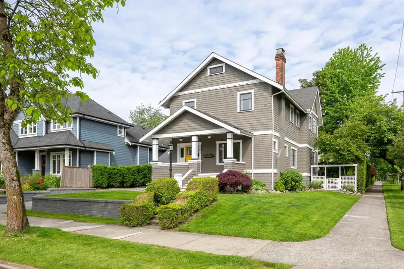 301 FOURTH AVENUE - photo 2 of 40