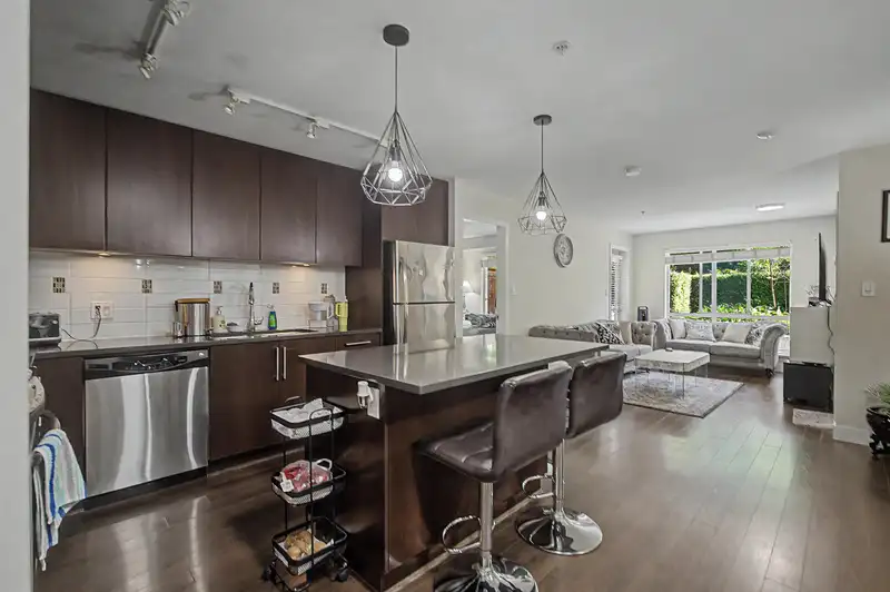 252 15850 26 AVENUE - photo 3 of 27