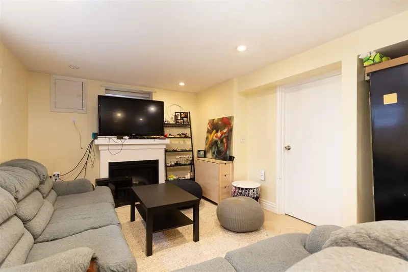 2565 PARK DRIVE - photo 2 of 11