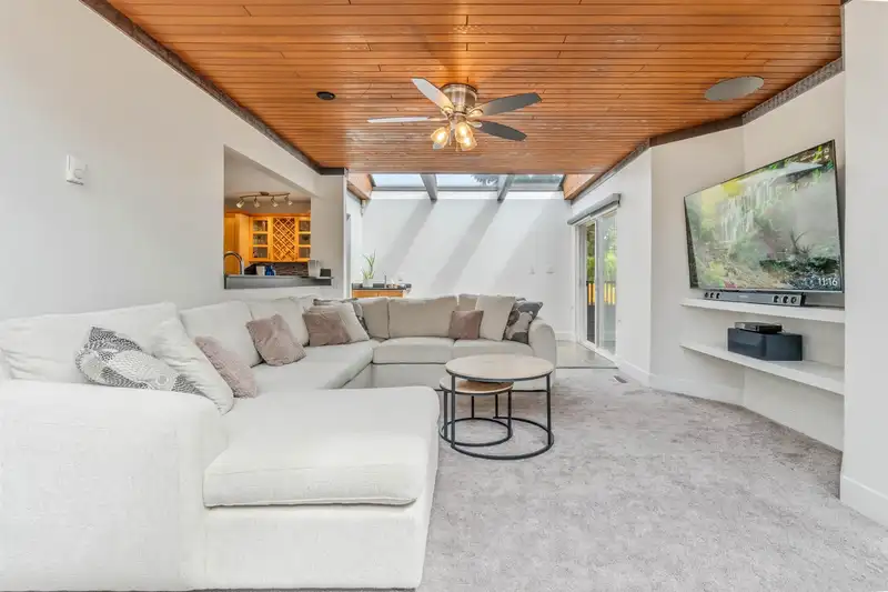 7848 117A STREET - photo 2 of 40