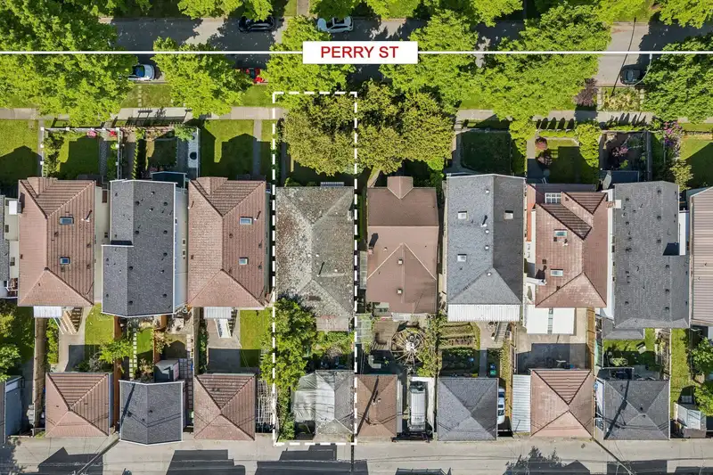 4420 PERRY STREET - photo 2 of 15