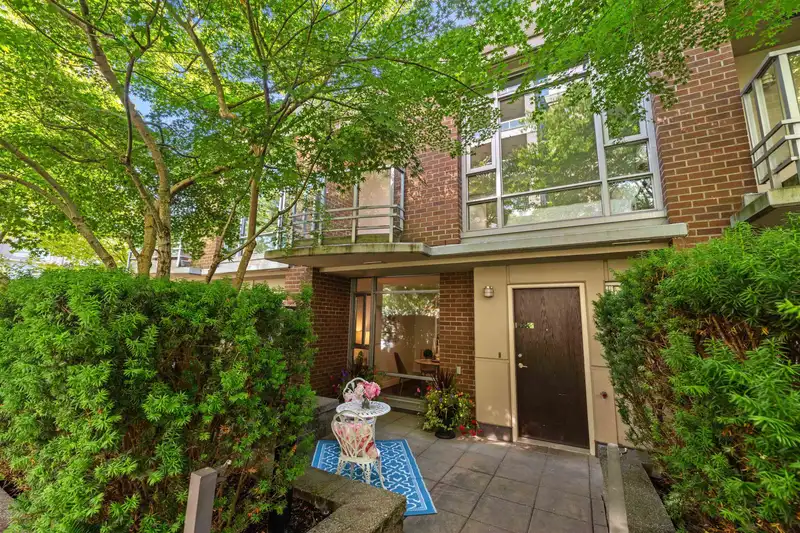 305 1155 THE HIGH STREET - photo 2 of 32