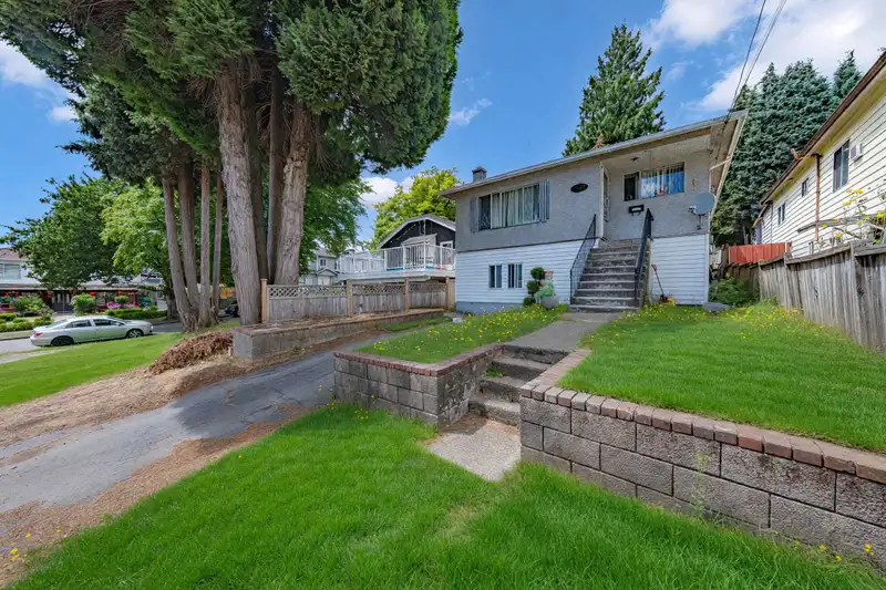 4987 HOY STREET - photo 1 of 39