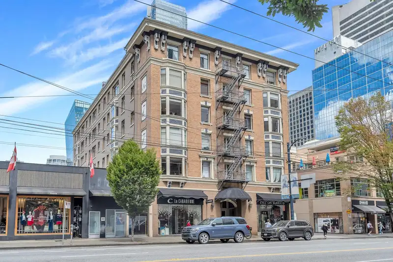 41 777 BURRARD STREET - photo 2 of 26