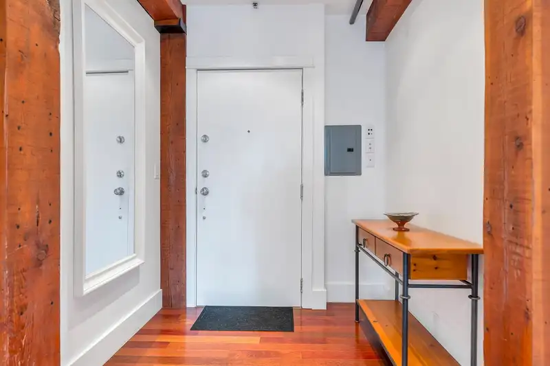 41 777 BURRARD STREET - photo 3 of 26
