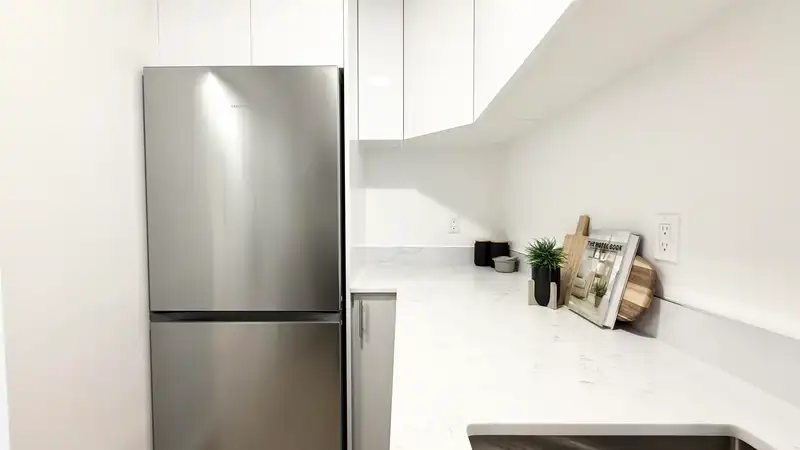 201 1990 W 6TH AVENUE - photo 4 of 18