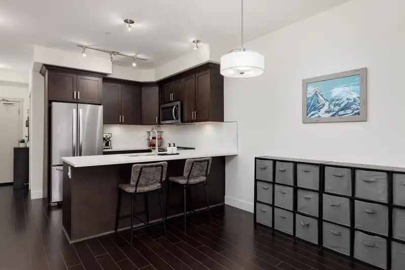 212 2436 KELLY AVENUE - photo 4 of 16