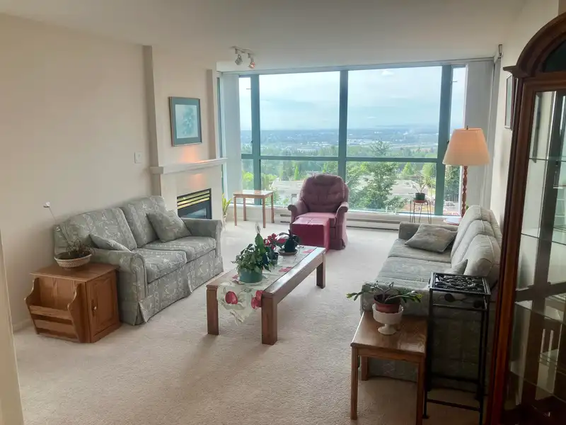 906 6622 SOUTHOAKS CRESCENT - photo 1 of 32