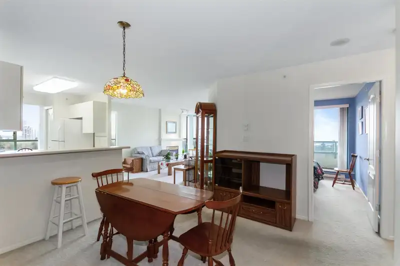 906 6622 SOUTHOAKS CRESCENT - photo 4 of 32