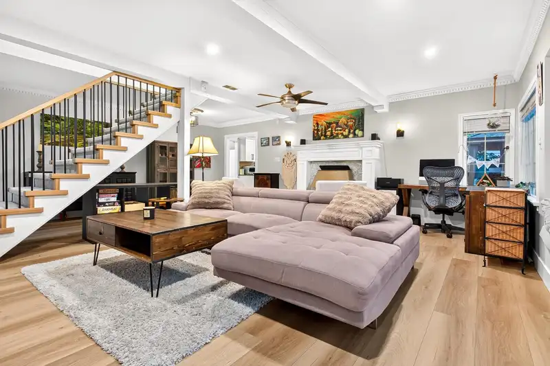 23803 128 CRESCENT - photo 1 of 25