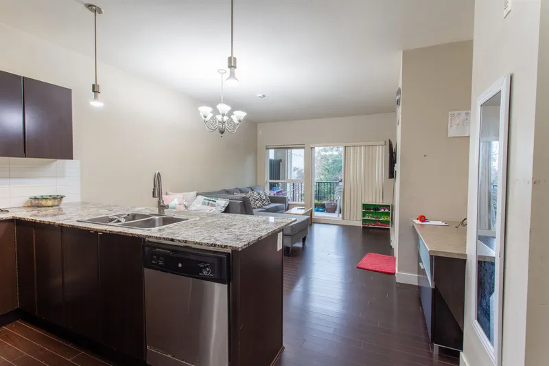 409 9655 KING GEORGE BOULEVARD - photo 3 of 16