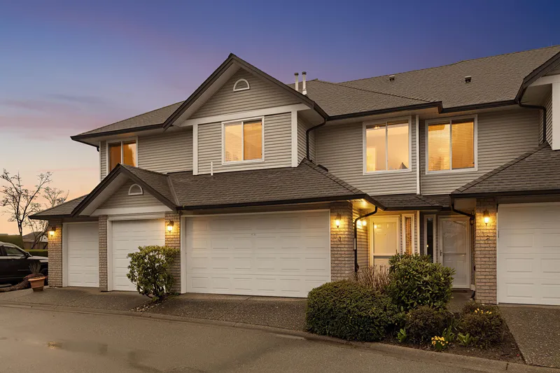 13 1370 RIVERWOOD GATE - photo 1 of 25