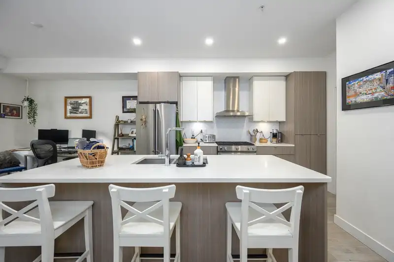 51 7947 209 STREET - photo 3 of 38