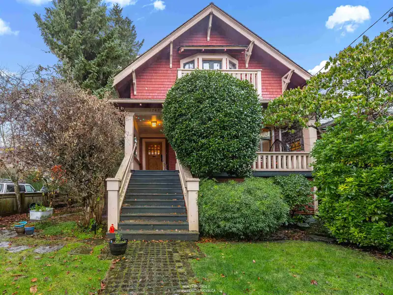 1747 BALACLAVA STREET - photo 1 of 35