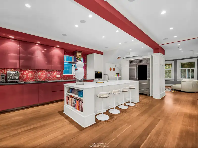 1747 BALACLAVA STREET - photo 3 of 35