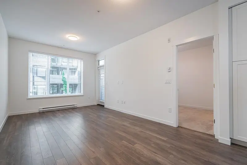 210 15825 85 AVENUE - photo 3 of 25