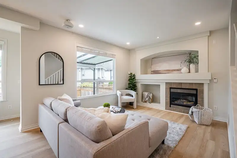 6928 179 STREET - photo 1 of 37