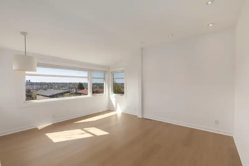3853 FRANCES STREET - photo 2 of 30