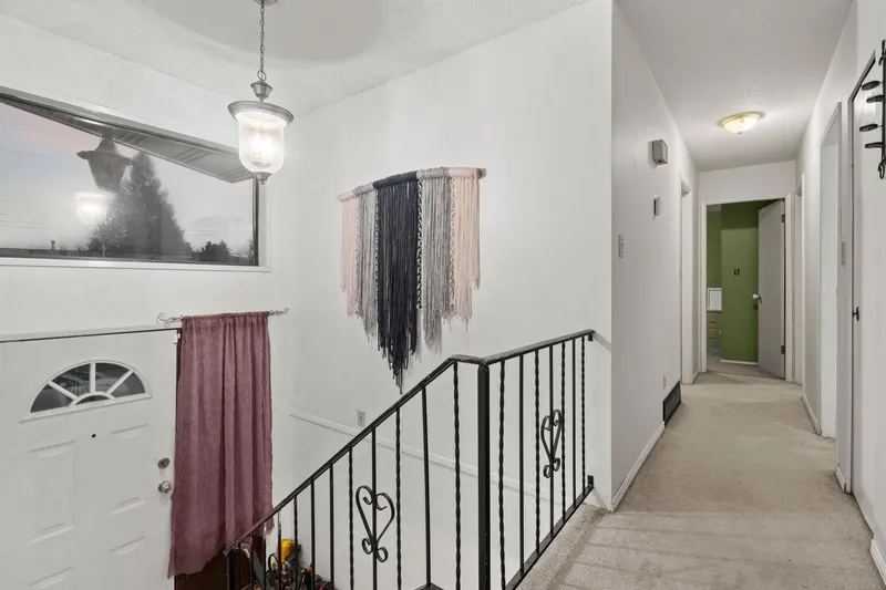 31911 STARLING AVENUE - photo 3 of 25