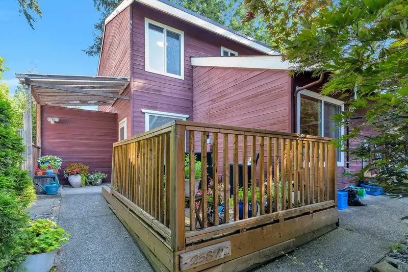 2587 LATIMER AVENUE - photo 1 of 36