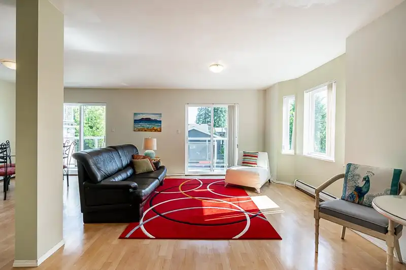 375 TEMPE CRESCENT - photo 2 of 29