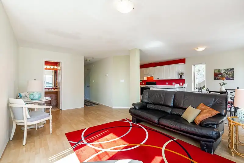 375 TEMPE CRESCENT - photo 3 of 29