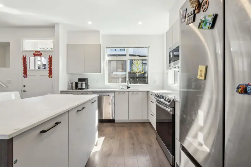 58 15255 SITKA DRIVE - photo 3 of 16