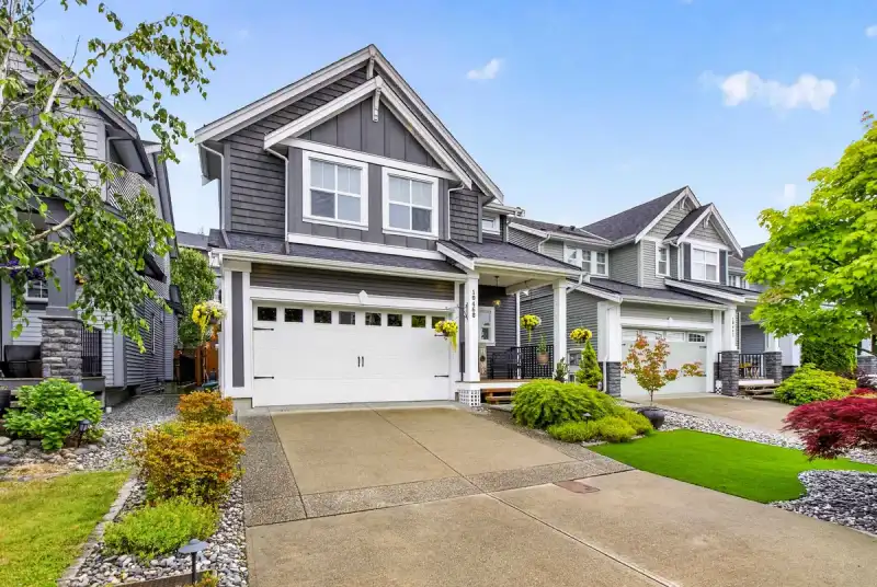 10468 ROBERTSON STREET - photo 1 of 40