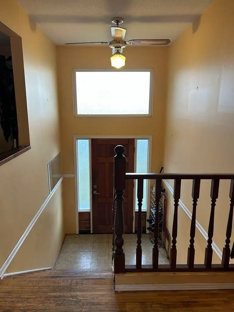11439 80 AVENUE - photo 2 of 6