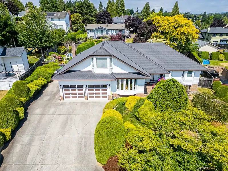 18963 SUNRISE AVENUE - photo 1 of 38