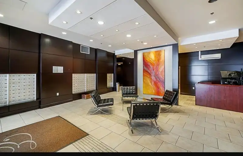801 188 KEEFER PLACE - photo 4 of 17