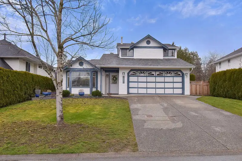 16961 58A AVENUE - photo 1 of 32