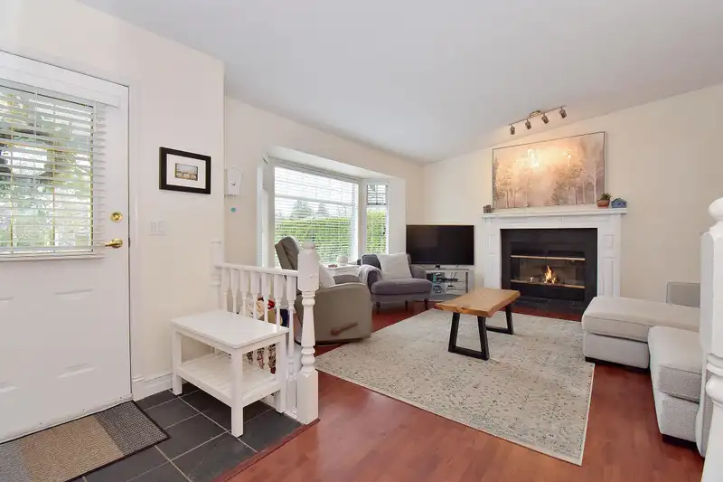 16961 58A AVENUE - photo 2 of 32