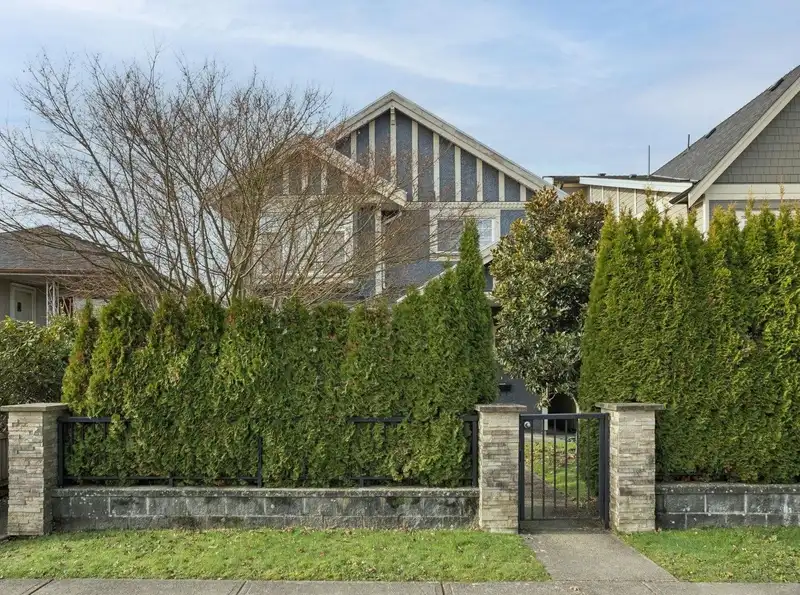 6453 BEATRICE STREET - photo 1 of 11